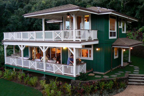 A handsome set of double decks greet visitors to the Hormel home.